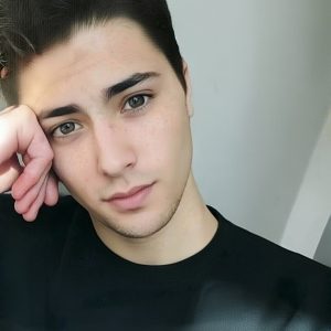 Покупал мойщик окон hobot r3 из магазина